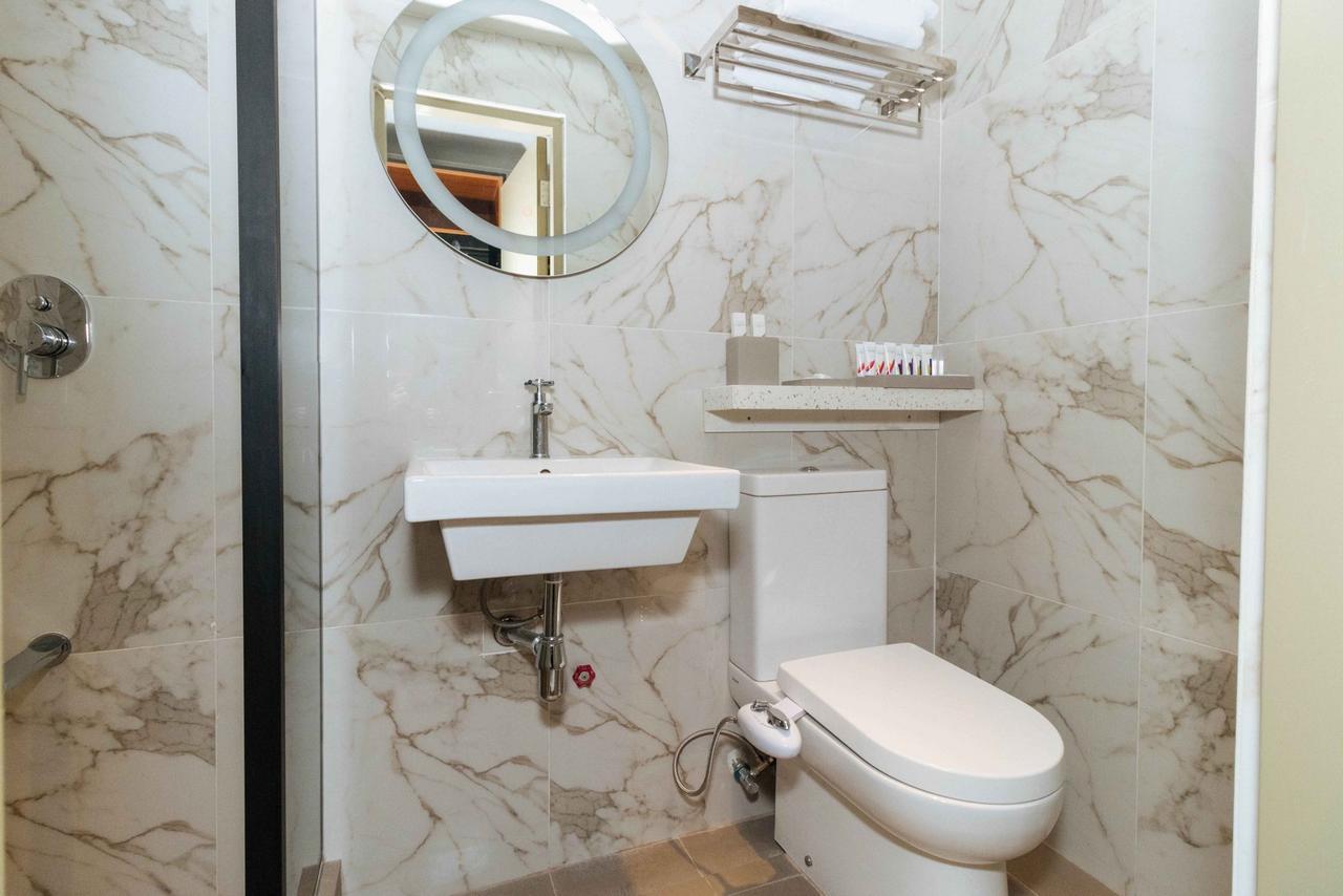 Готель Reddoorz Premium Near Ust Hospital Маніла Екстер'єр фото