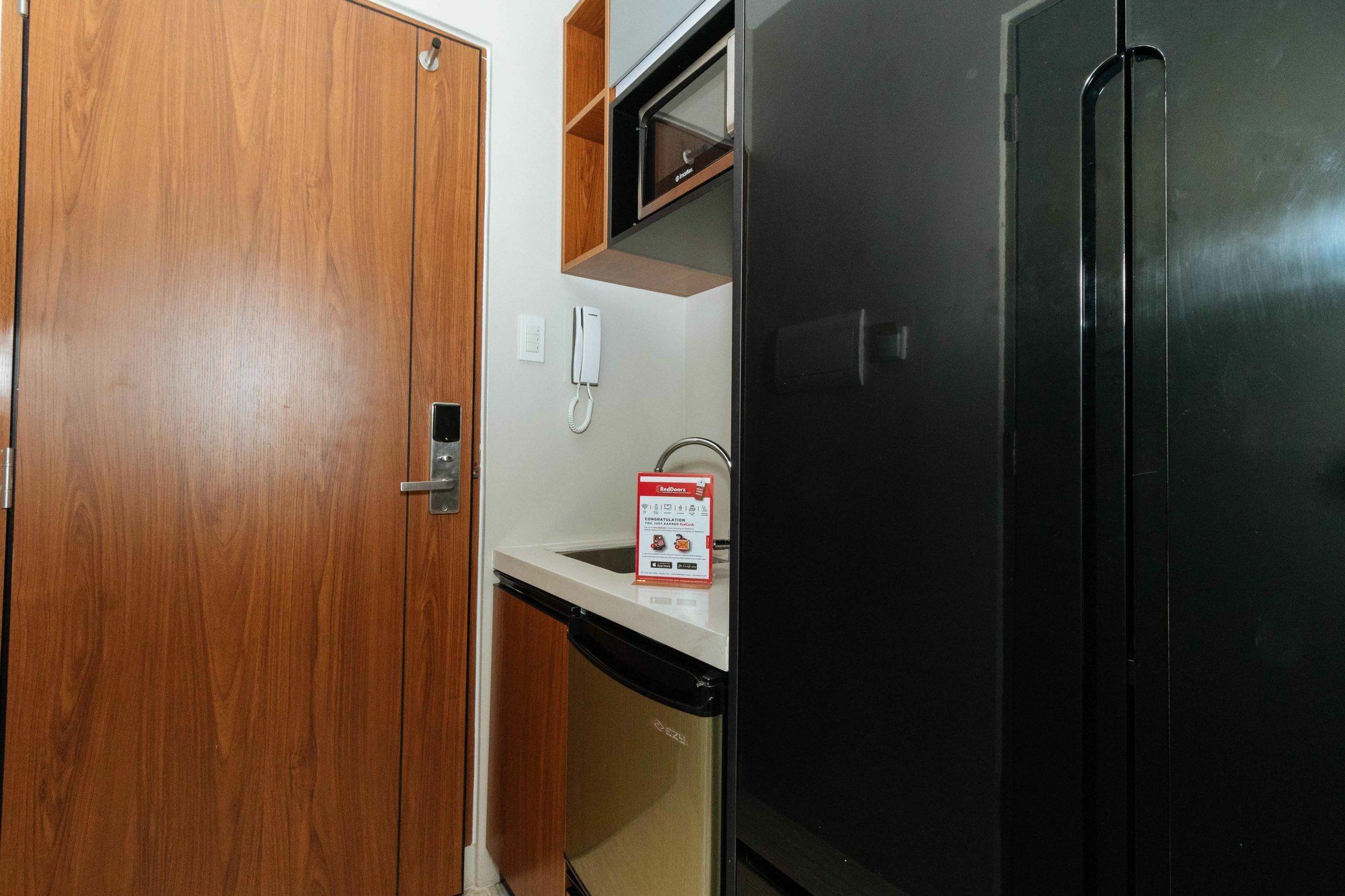 Готель Reddoorz Premium Near Ust Hospital Маніла Екстер'єр фото
